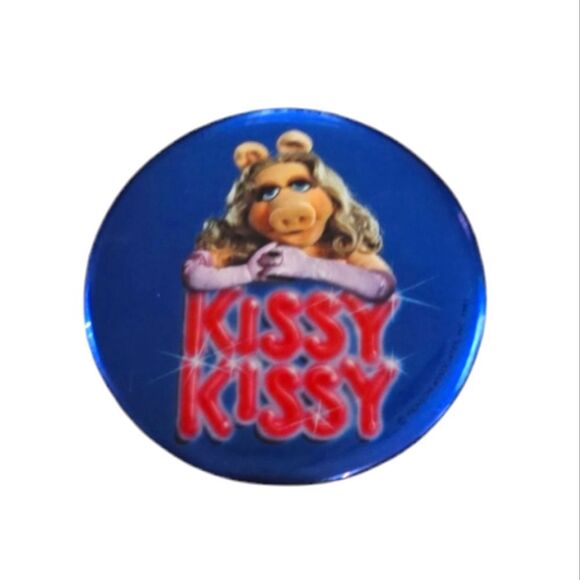 VINTAGE '80S MISS PIGGY BUTTON PIN DISPLAY PIECE - Picture 1 of 4